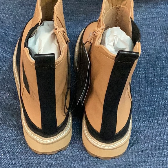 Women's Cambria Chelsea Boots - Universal Thread - cognac - various - new - Picture 7 of 8